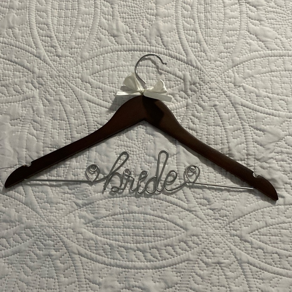 Bride hanger